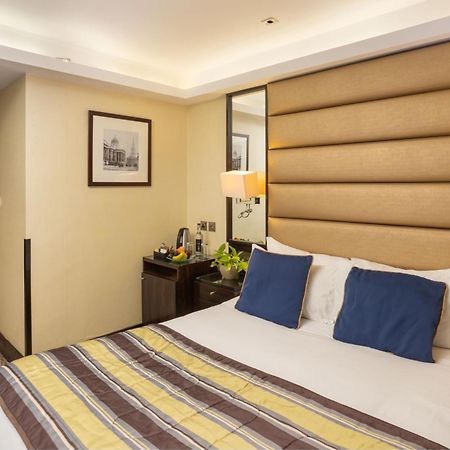Park Grand Mayfair London Exterior photo A room at the hotel