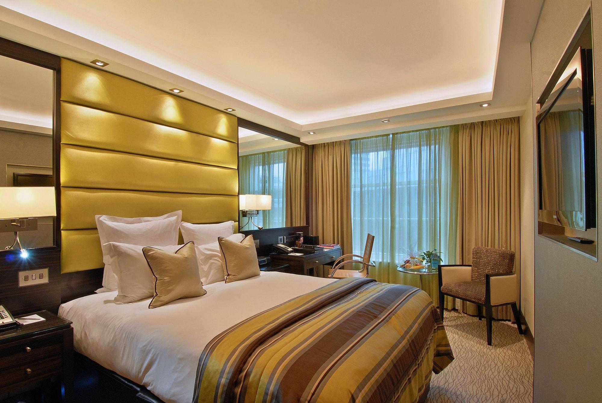 Park Grand Mayfair London Exterior photo A bedroom at the InterContinental London The O2