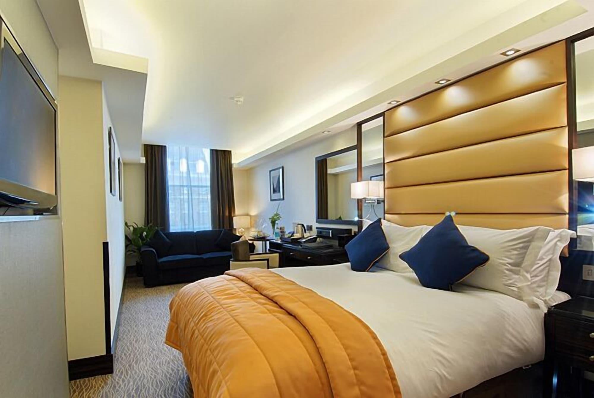 Park Grand Mayfair London Exterior photo A suite at the hotel