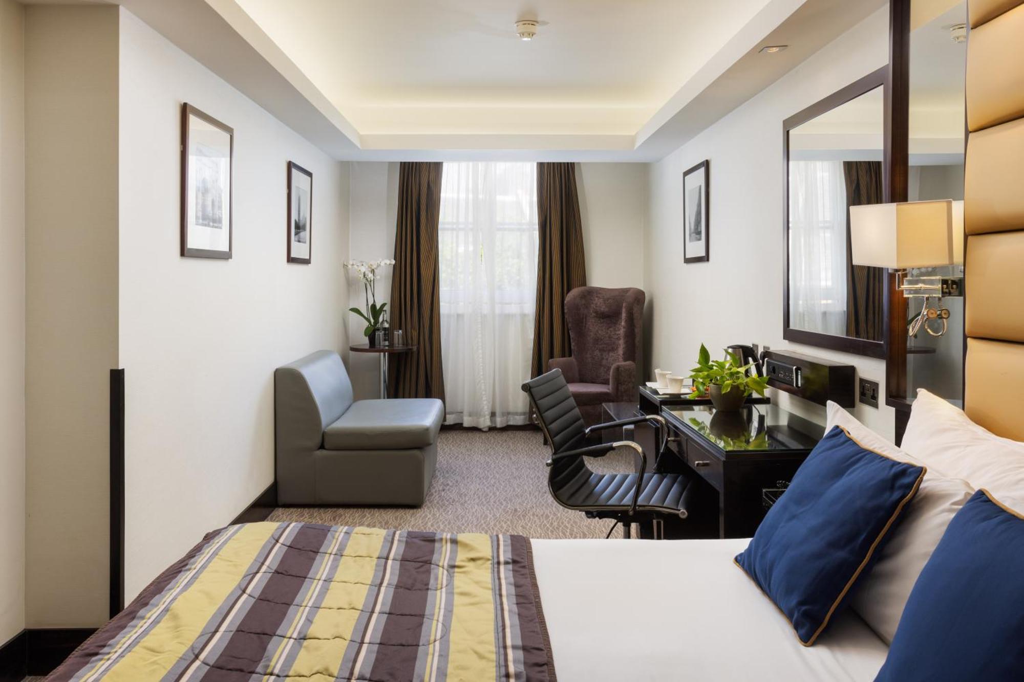 Park Grand Mayfair London Exterior photo