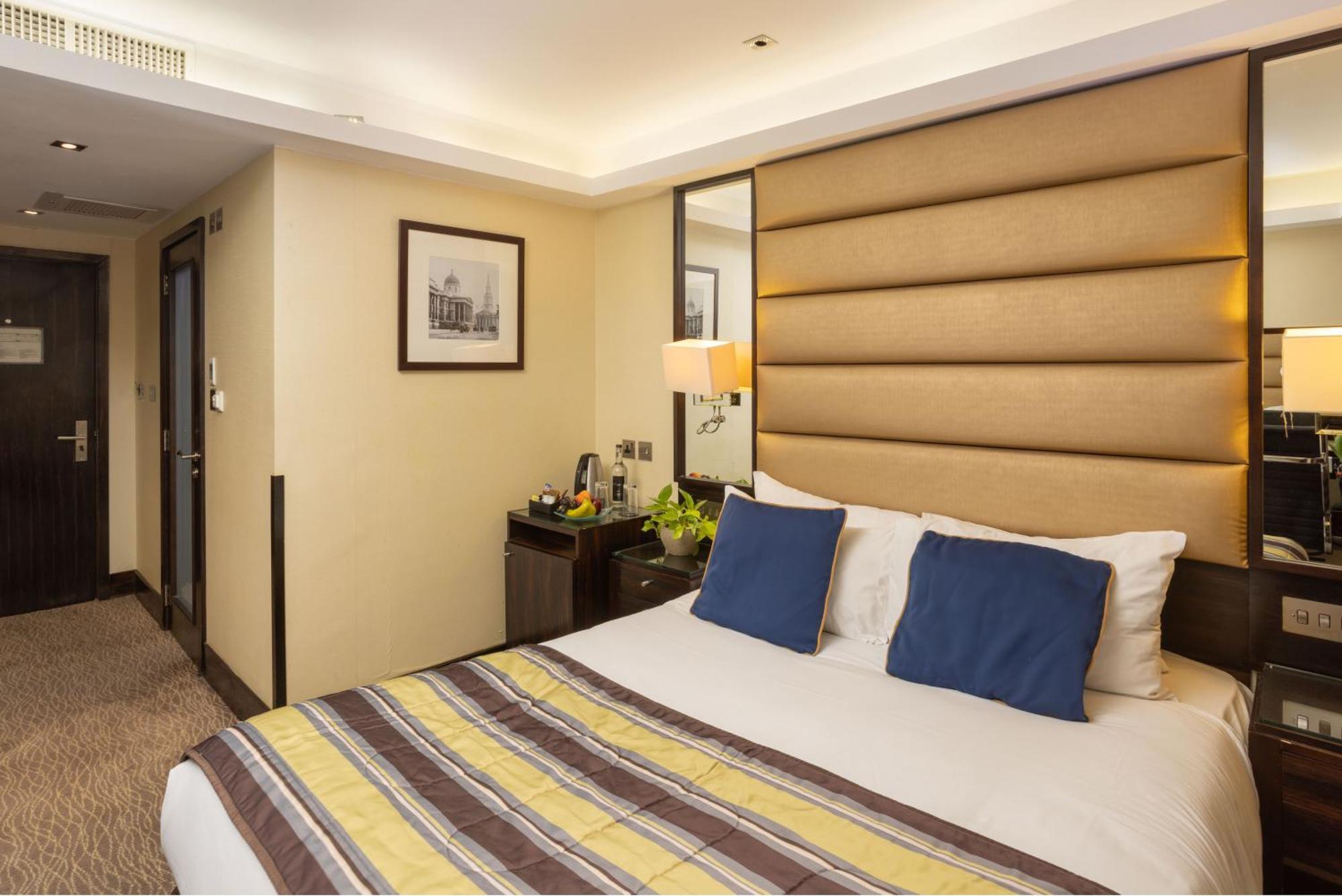 Park Grand Mayfair London Exterior photo A room at the hotel