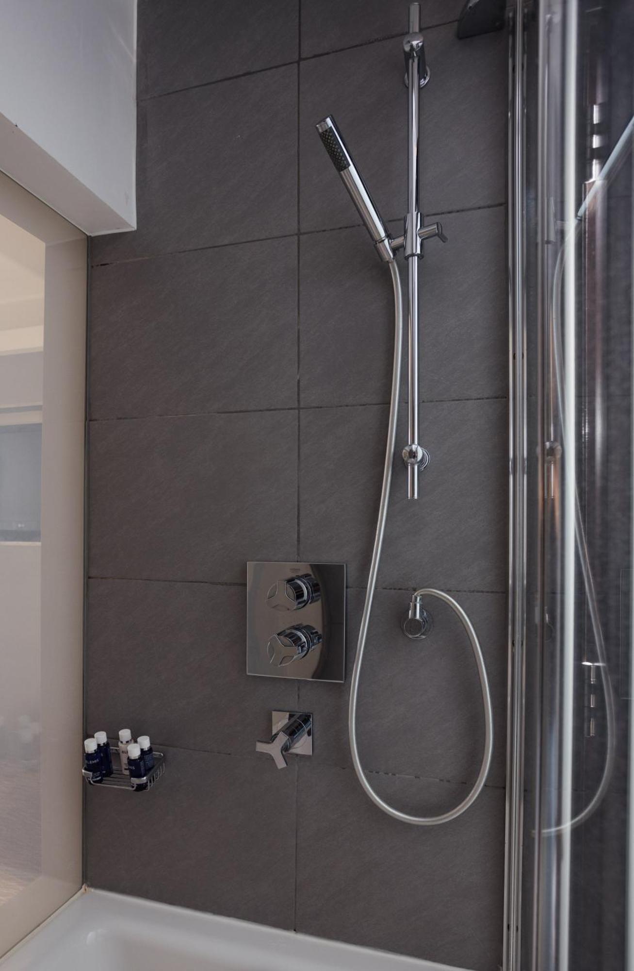 Park Grand Mayfair London Exterior photo A shower valve