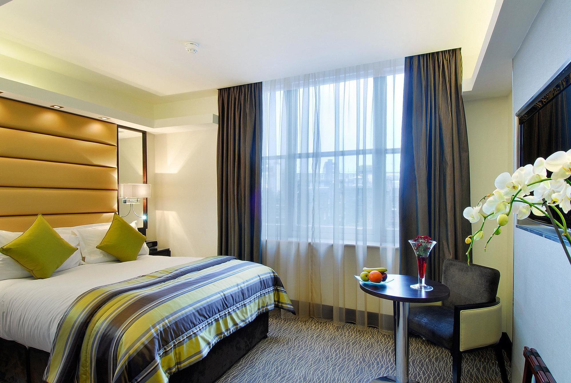 Park Grand Mayfair London Exterior photo A room at the hotel