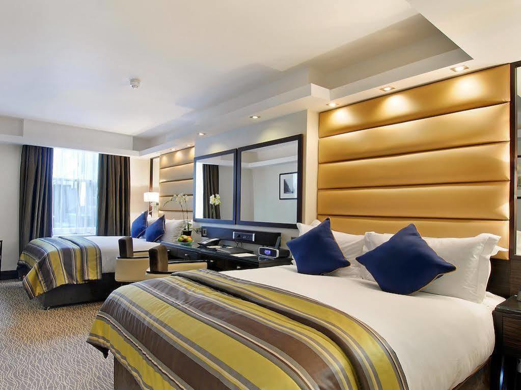 Park Grand Mayfair London Exterior photo A bedroom at the Hilton London Paddington