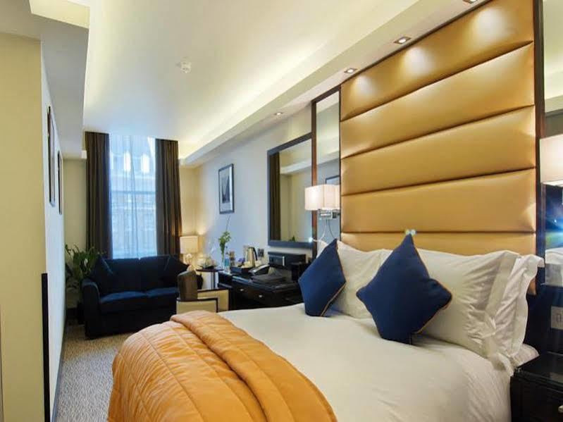 Park Grand Mayfair London Exterior photo A bedroom at the hotel