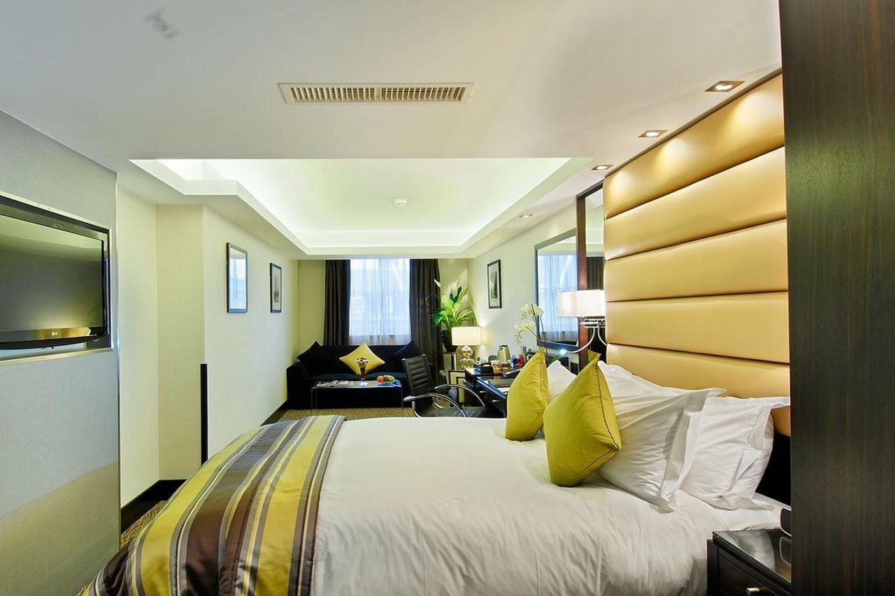 Park Grand Mayfair London Exterior photo A suite at the hotel